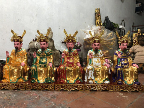 Chế tác tượng thờ Ngũ Vị Tôn Quan gỗ tại Sơn Đồng