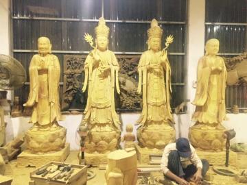 Chế tác tượng Quan Âm Thế Chí bằng gỗ