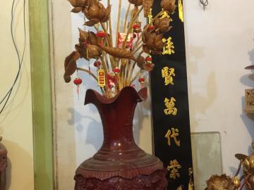 Hoa sen đài để phong khách