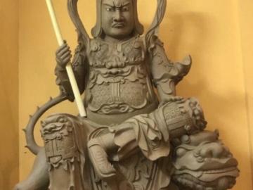 Chế tác tượng Hộ Pháp bởi nghệ nhân Sơn Đồng