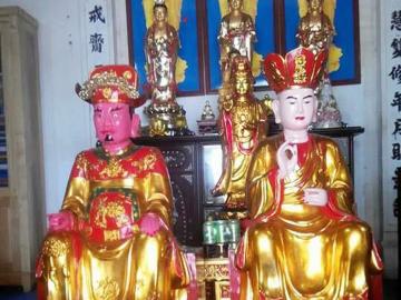 Tượng thánh hiền với đức ông