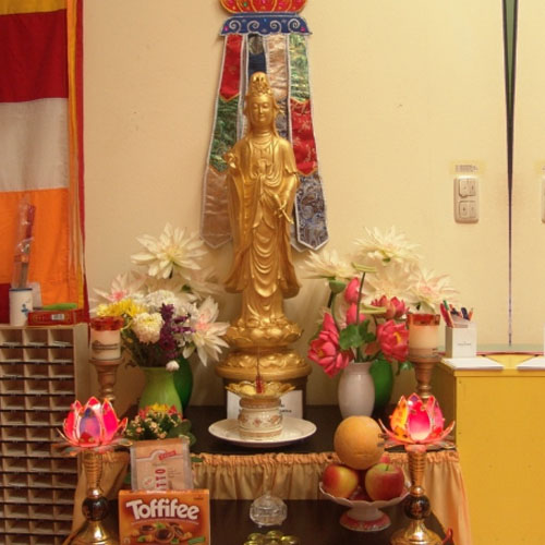 Hướng dẫn lập và bày trí bàn thờ tượng Phật